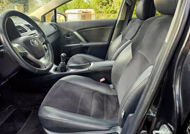 TOYOTA Avensis 1.8 Business Edition