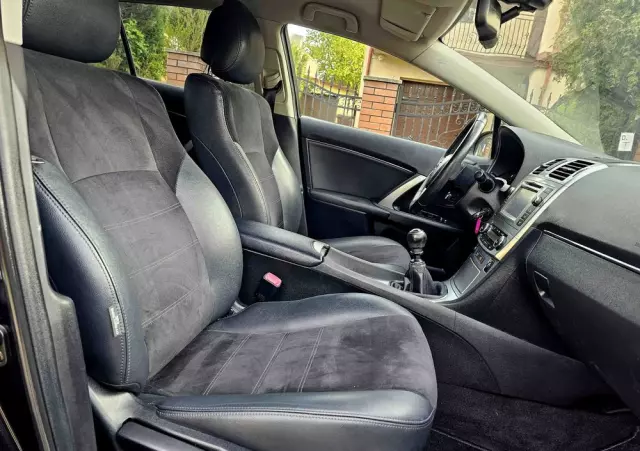 TOYOTA Avensis 1.8 Business Edition