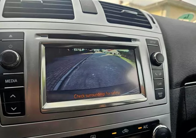 TOYOTA Avensis 1.8 Business Edition