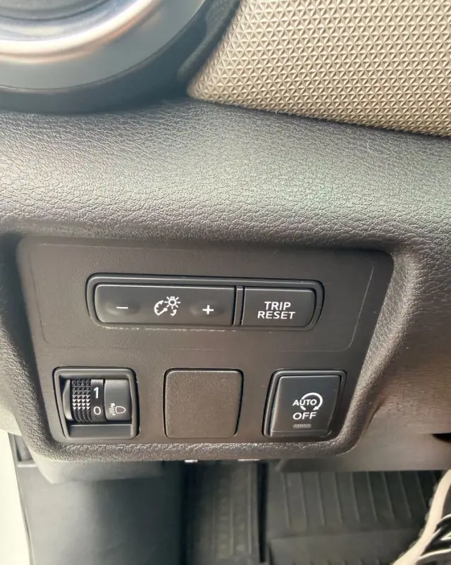 NISSAN Micra 0.9 IG-T Visia Plus
