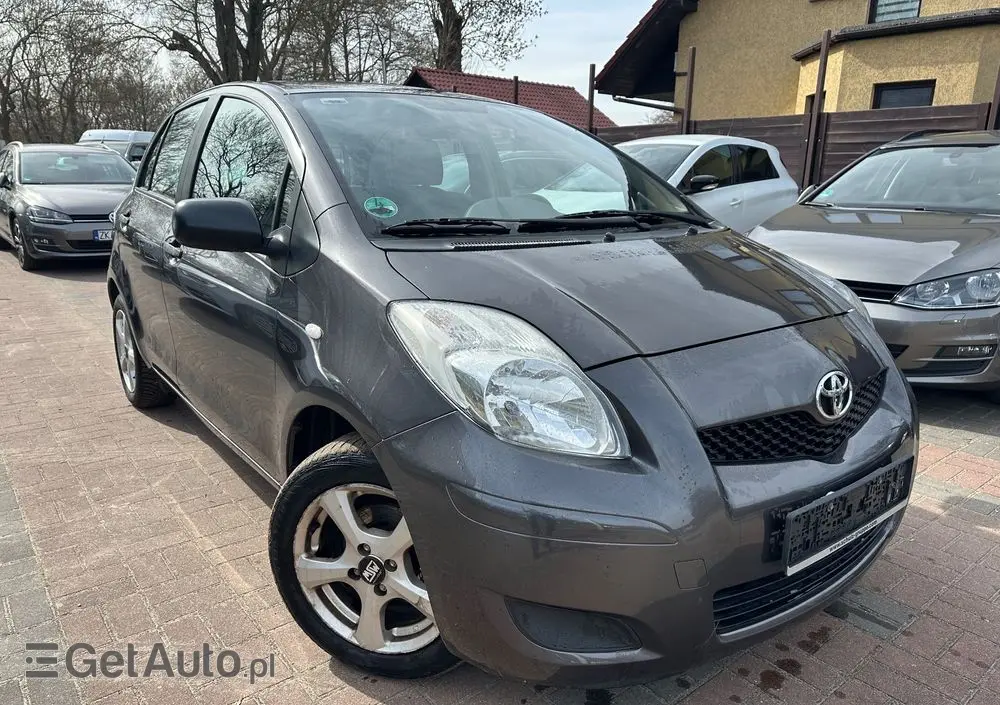 TOYOTA Yaris 