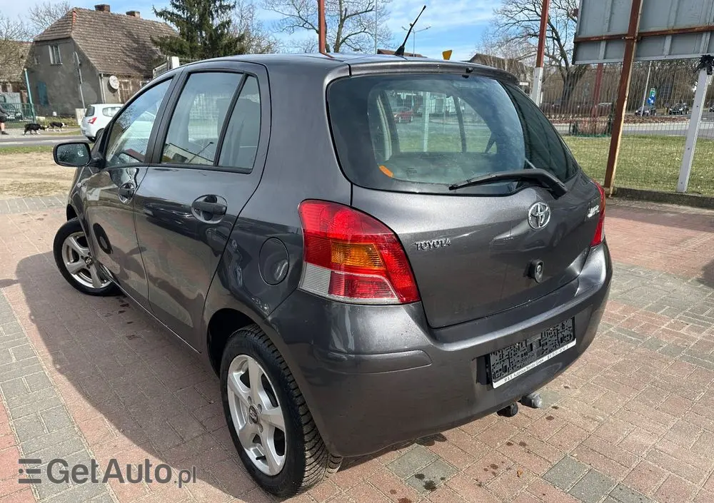 TOYOTA Yaris 