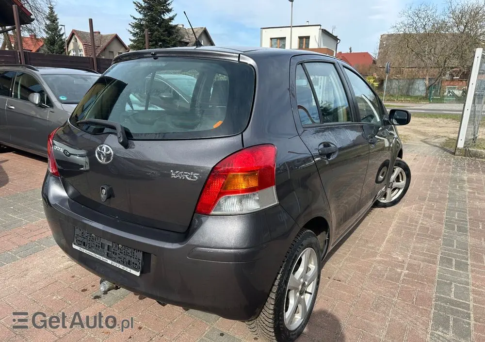 TOYOTA Yaris 