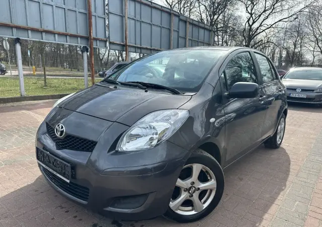 TOYOTA Yaris 