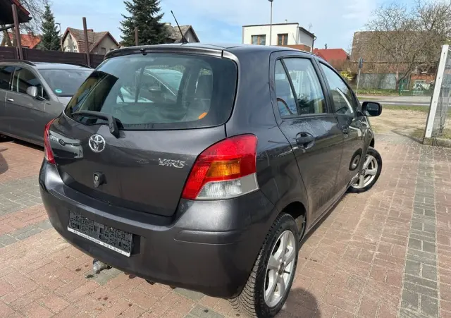 TOYOTA Yaris 