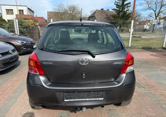 TOYOTA Yaris 