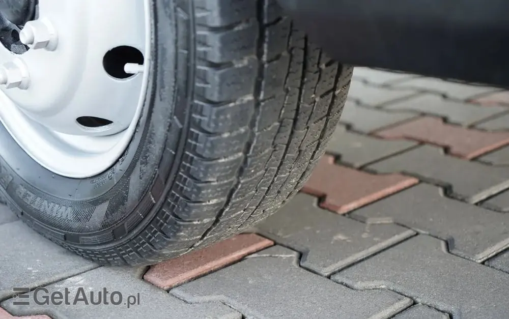 NISSAN CABSTAR / ZWYŻKA 16,3 METRÓW / FRANCE ELEVATEUR /  BLIŹNIAK / UDŹWIG - 200 kg / 4 PODPORY / 