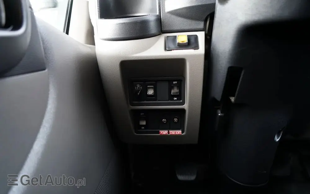 NISSAN CABSTAR / ZWYŻKA 16,3 METRÓW / FRANCE ELEVATEUR /  BLIŹNIAK / UDŹWIG - 200 kg / 4 PODPORY / 