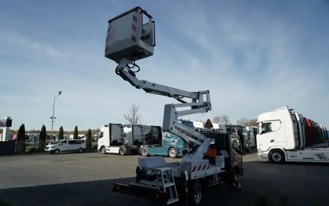 NISSAN CABSTAR / ZWYŻKA 16,3 METRÓW / FRANCE ELEVATEUR /  BLIŹNIAK / UDŹWIG - 200 kg / 4 PODPORY / 