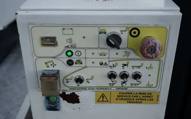 NISSAN CABSTAR / ZWYŻKA 16,3 METRÓW / FRANCE ELEVATEUR /  BLIŹNIAK / UDŹWIG - 200 kg / 4 PODPORY / 