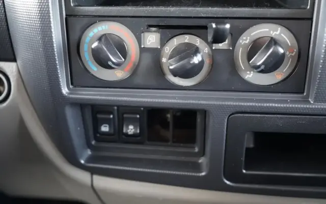 NISSAN CABSTAR / ZWYŻKA 16,3 METRÓW / FRANCE ELEVATEUR /  BLIŹNIAK / UDŹWIG - 200 kg / 4 PODPORY / 