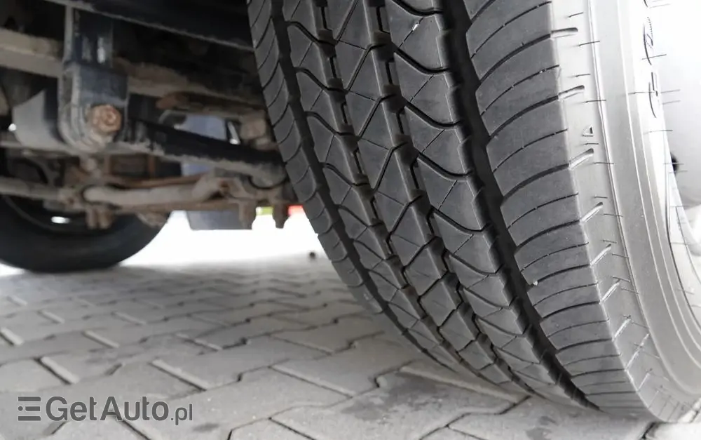 RENAULT D 210/  4X2 / SKRZYNIOWY 5 M + HDS PALFINGER PK 8.501 SLD A / UDŹWIG 5 580G / STEROWANIE RADIOWE / ROTATOR / SPROWADZONY 