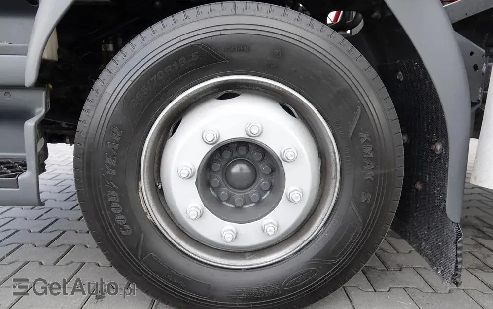 RENAULT D 210/  4X2 / SKRZYNIOWY 5 M + HDS PALFINGER PK 8.501 SLD A / UDŹWIG 5 580G / STEROWANIE RADIOWE / ROTATOR / SPROWADZONY 