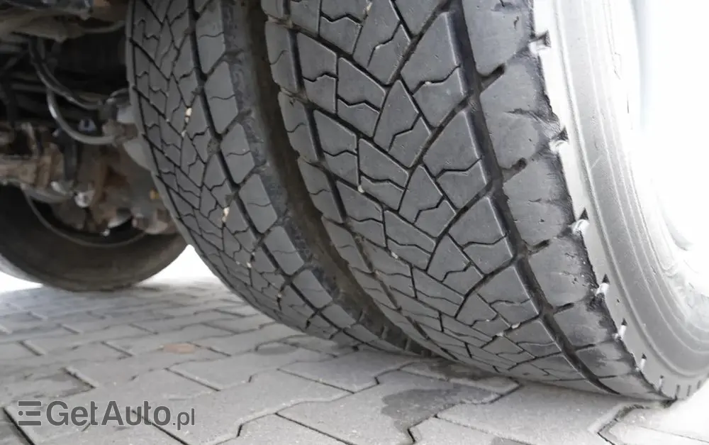 RENAULT D 210/  4X2 / SKRZYNIOWY 5 M + HDS PALFINGER PK 8.501 SLD A / UDŹWIG 5 580G / STEROWANIE RADIOWE / ROTATOR / SPROWADZONY 