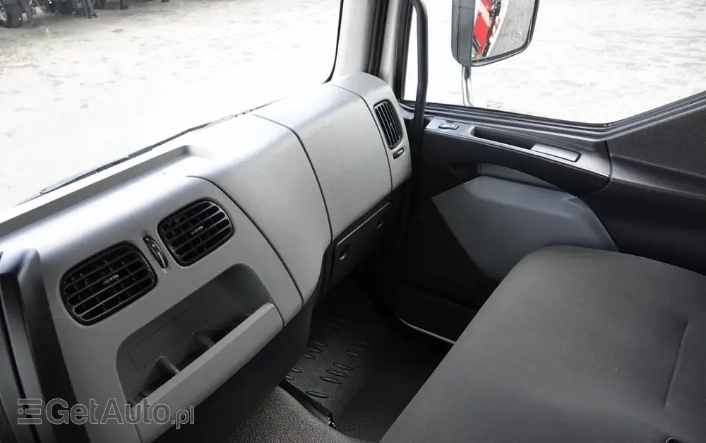 RENAULT D 210/  4X2 / SKRZYNIOWY 5 M + HDS PALFINGER PK 8.501 SLD A / UDŹWIG 5 580G / STEROWANIE RADIOWE / ROTATOR / SPROWADZONY 