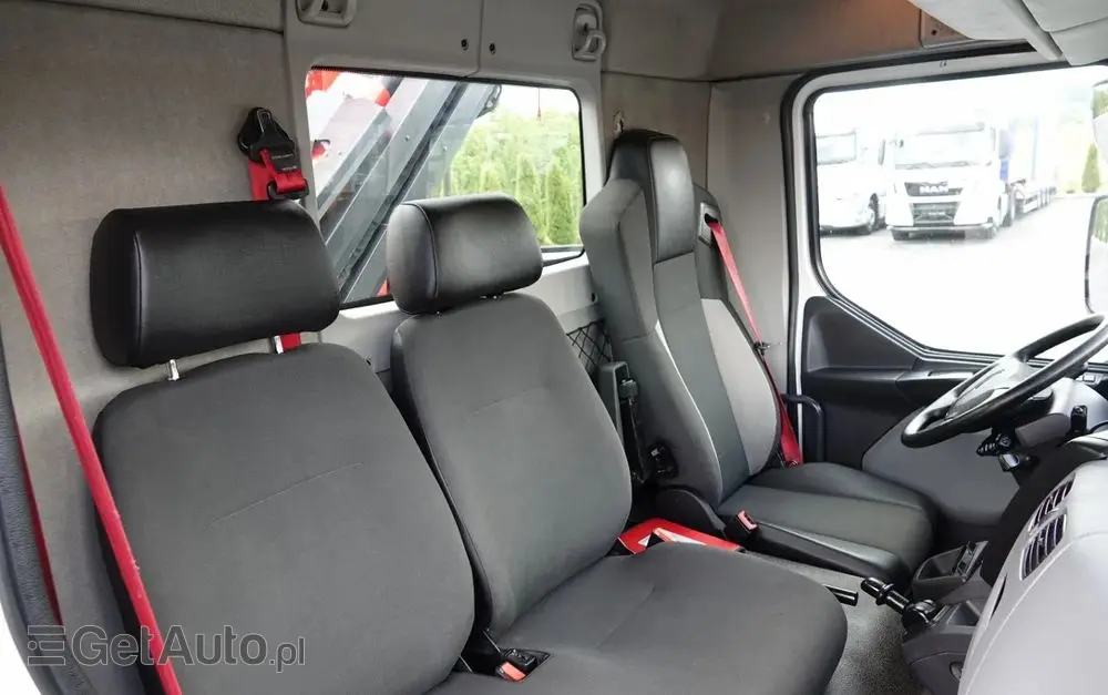 RENAULT D 210/  4X2 / SKRZYNIOWY 5 M + HDS PALFINGER PK 8.501 SLD A / UDŹWIG 5 580G / STEROWANIE RADIOWE / ROTATOR / SPROWADZONY 