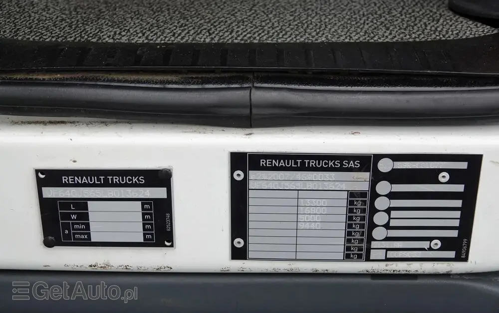 RENAULT D 210/  4X2 / SKRZYNIOWY 5 M + HDS PALFINGER PK 8.501 SLD A / UDŹWIG 5 580G / STEROWANIE RADIOWE / ROTATOR / SPROWADZONY 