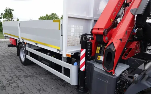 RENAULT D 210/  4X2 / SKRZYNIOWY 5 M + HDS PALFINGER PK 8.501 SLD A / UDŹWIG 5 580G / STEROWANIE RADIOWE / ROTATOR / SPROWADZONY 