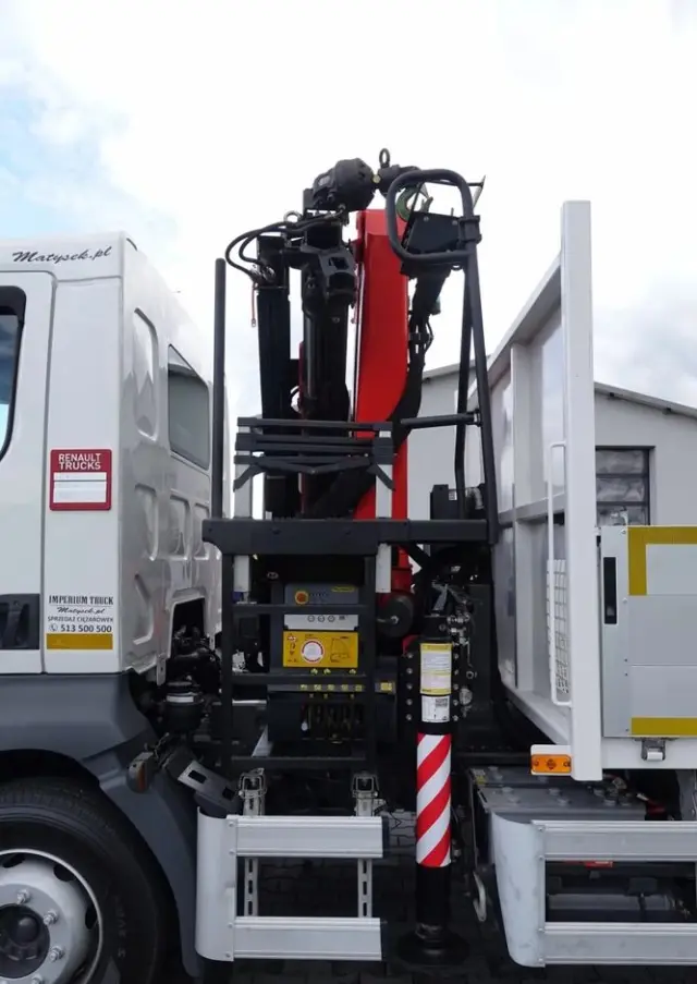 RENAULT D 210/  4X2 / SKRZYNIOWY 5 M + HDS PALFINGER PK 8.501 SLD A / UDŹWIG 5 580G / STEROWANIE RADIOWE / ROTATOR / SPROWADZONY 