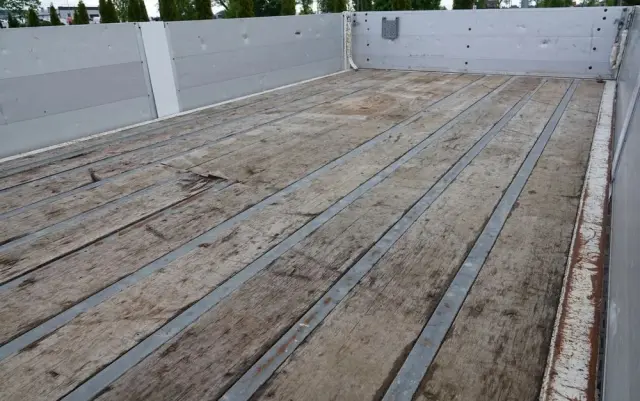 RENAULT D 210/  4X2 / SKRZYNIOWY 5 M + HDS PALFINGER PK 8.501 SLD A / UDŹWIG 5 580G / STEROWANIE RADIOWE / ROTATOR / SPROWADZONY 