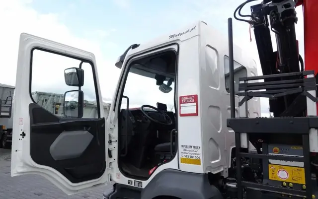 RENAULT D 210/  4X2 / SKRZYNIOWY 5 M + HDS PALFINGER PK 8.501 SLD A / UDŹWIG 5 580G / STEROWANIE RADIOWE / ROTATOR / SPROWADZONY 