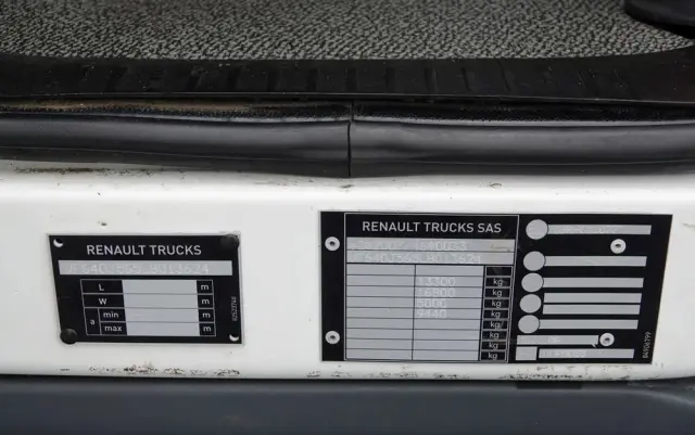 RENAULT D 210/  4X2 / SKRZYNIOWY 5 M + HDS PALFINGER PK 8.501 SLD A / UDŹWIG 5 580G / STEROWANIE RADIOWE / ROTATOR / SPROWADZONY 