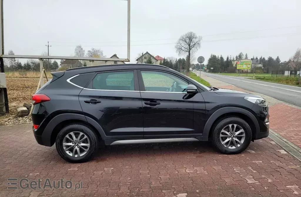 HYUNDAI Tucson 