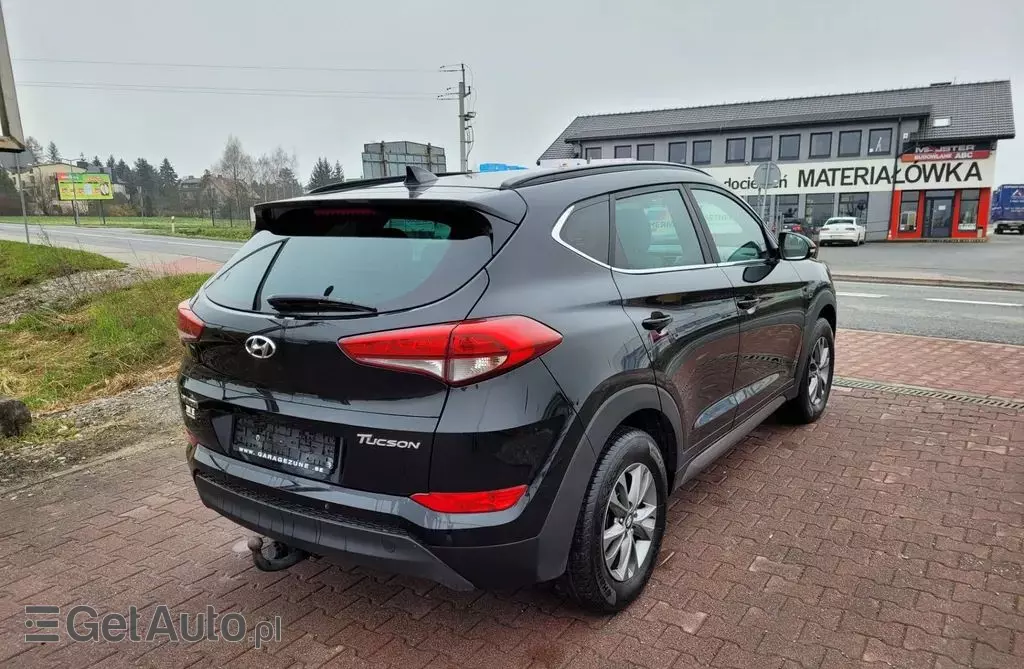 HYUNDAI Tucson 