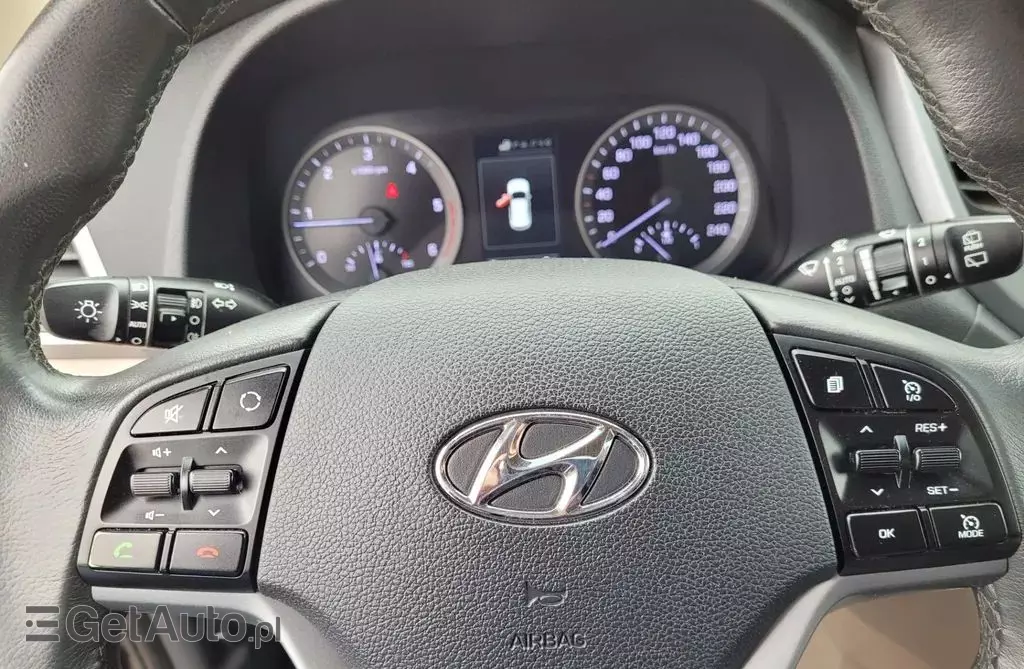HYUNDAI Tucson 
