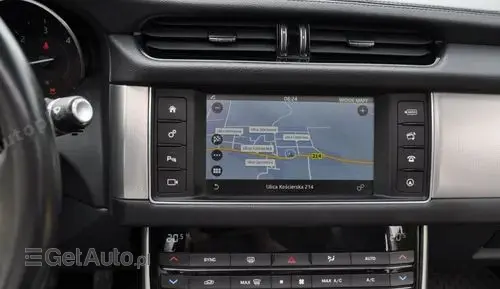 JAGUAR XF 