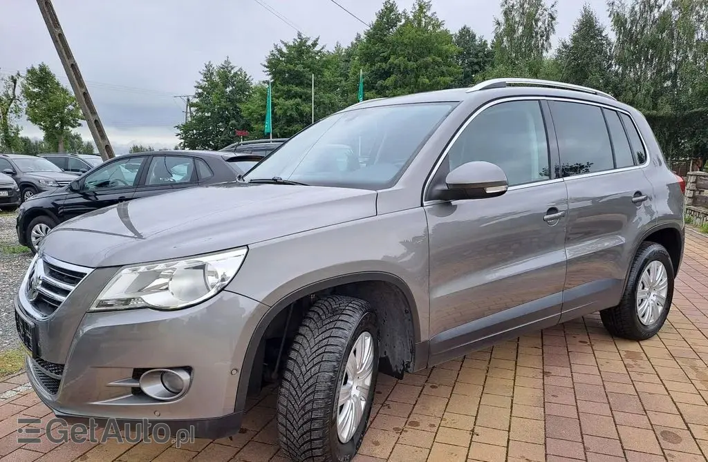VOLKSWAGEN Tiguan 