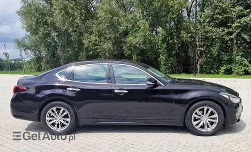 INFINITI Q70 