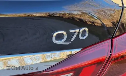 INFINITI Q70 