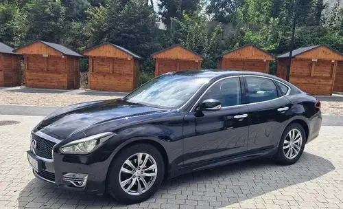 INFINITI Q70 