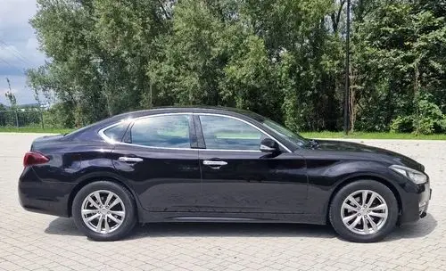 INFINITI Q70 