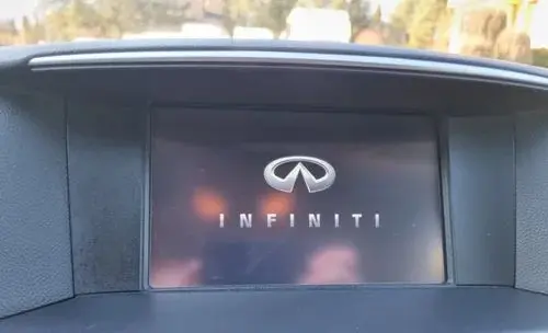 INFINITI Q70 