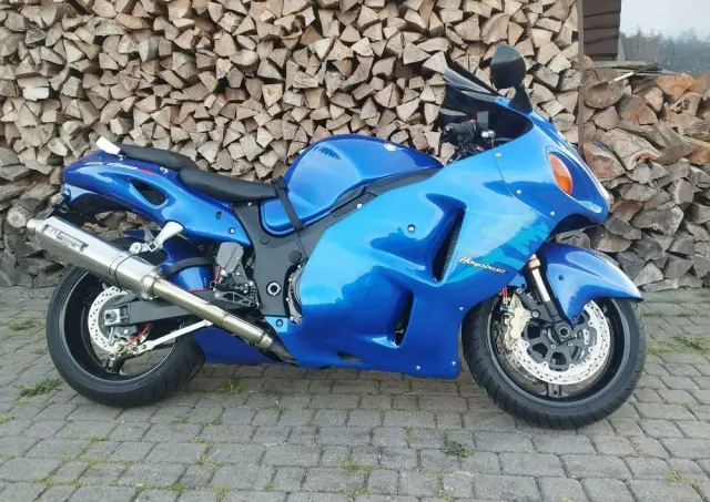 SUZUKI GSX-R 
