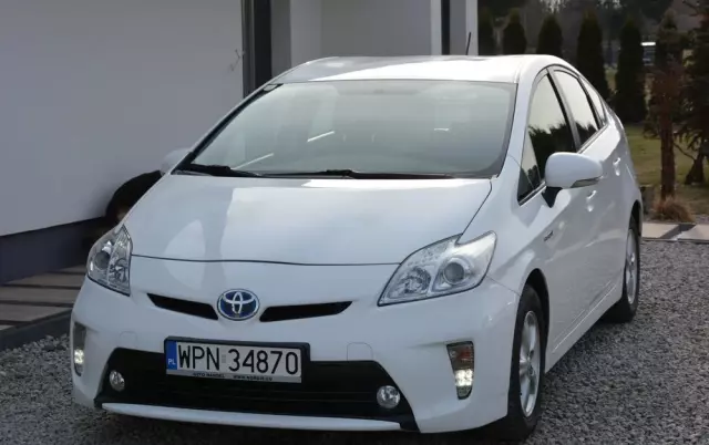 TOYOTA Prius 1.8 HSD Premium