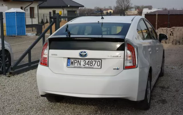 TOYOTA Prius 1.8 HSD Premium
