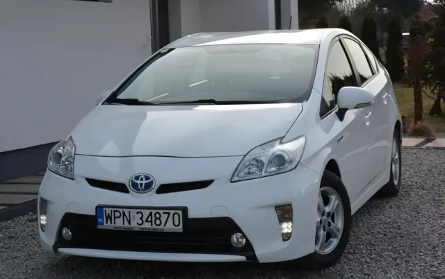 TOYOTA Prius 1.8 HSD Premium