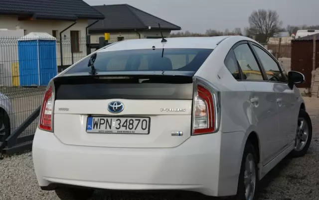 TOYOTA Prius 1.8 HSD Premium