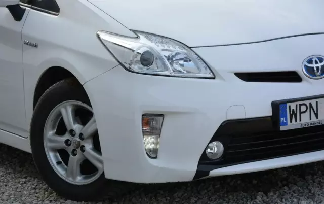 TOYOTA Prius 1.8 HSD Premium