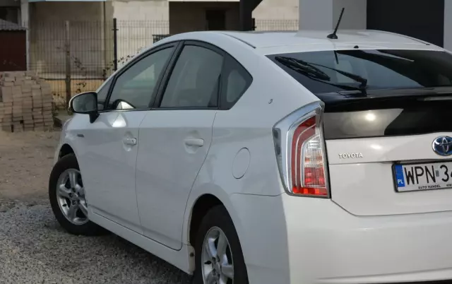 TOYOTA Prius 1.8 HSD Premium