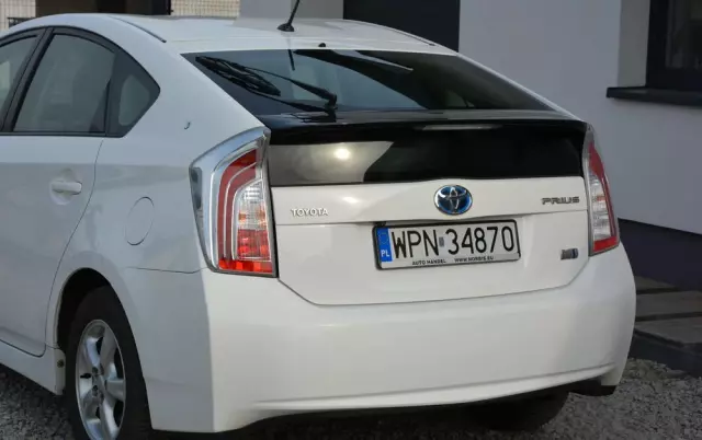 TOYOTA Prius 1.8 HSD Premium