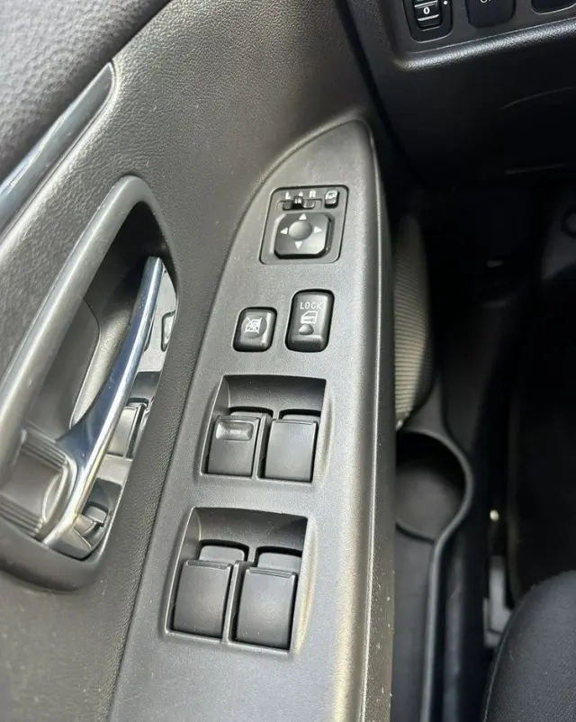 MITSUBISHI ASX 