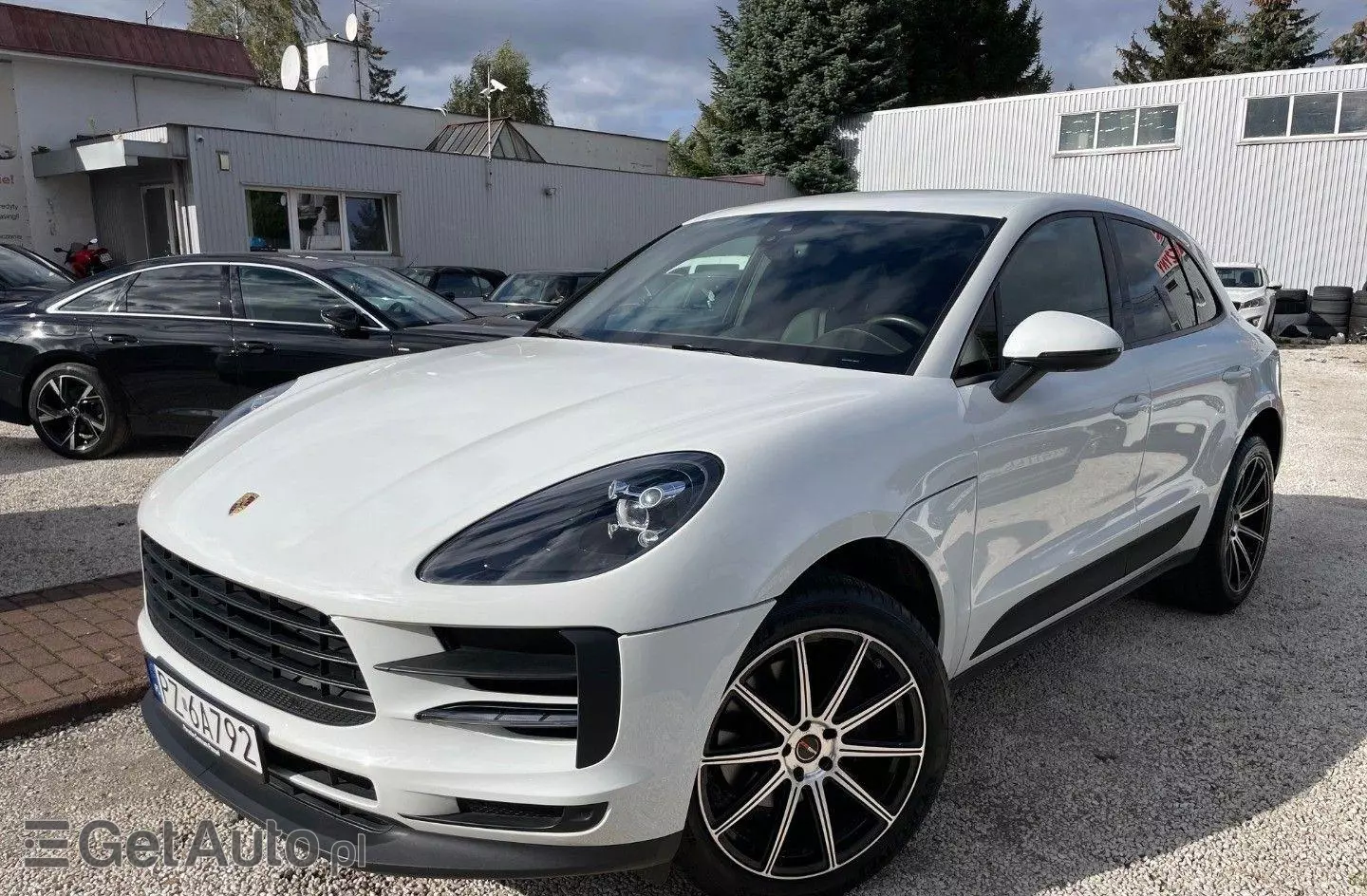 PORSCHE Macan 