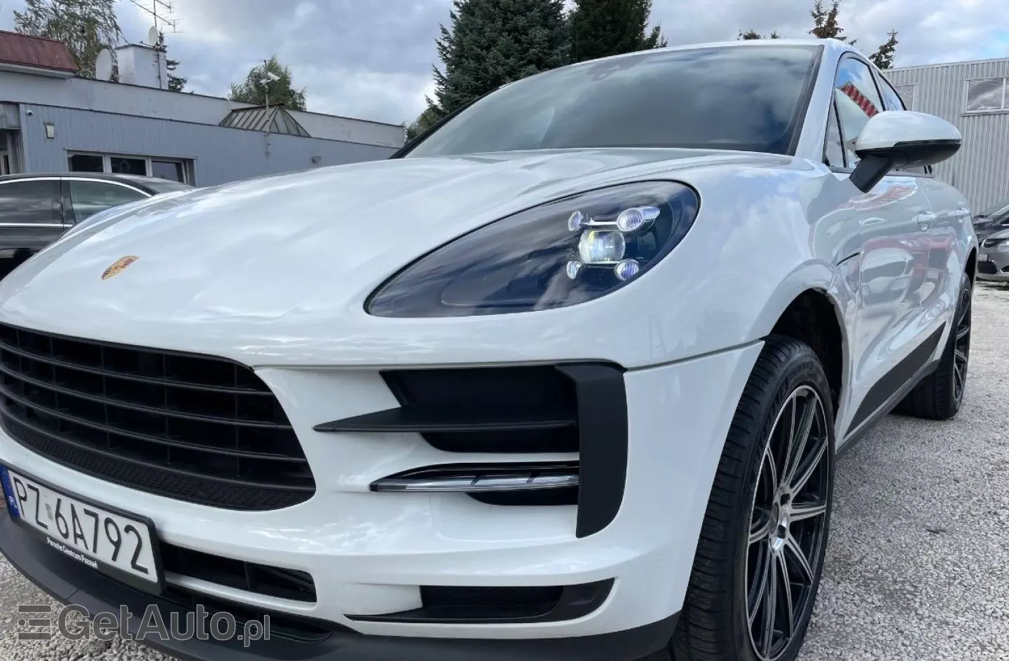 PORSCHE Macan 