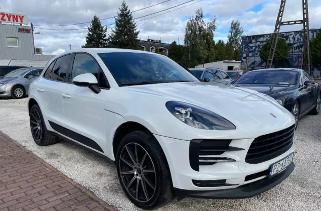 PORSCHE Macan 