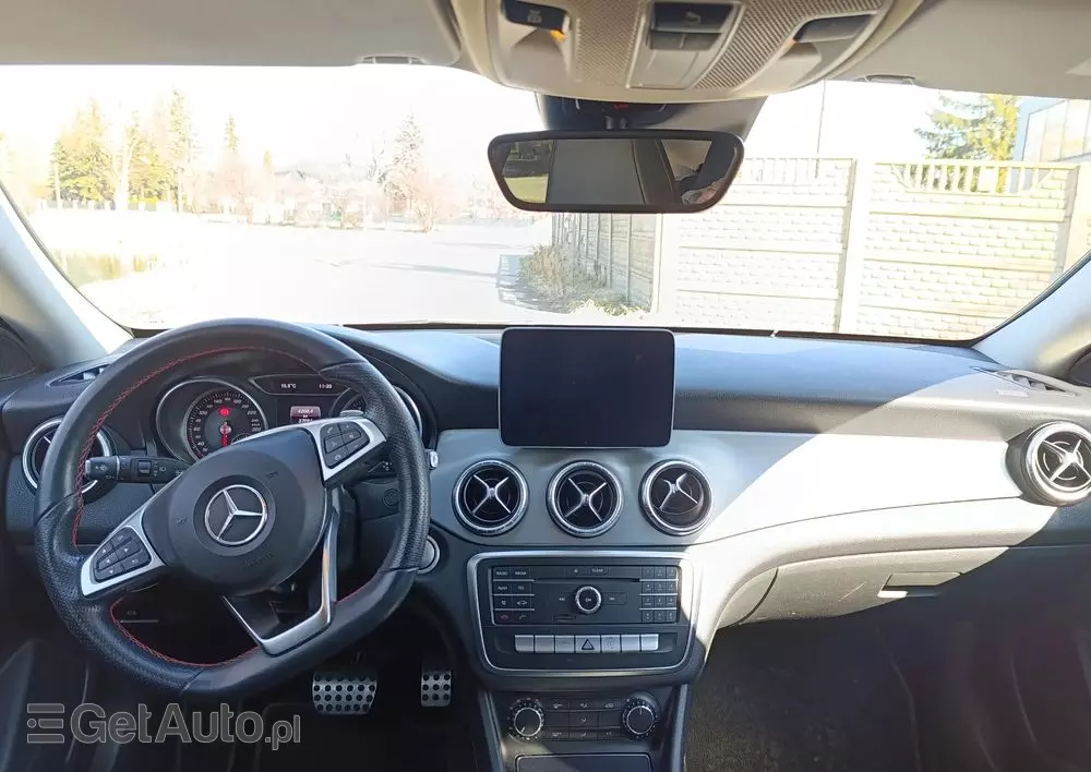 MERCEDES-BENZ CLA Shooting Brake 220 d 4Matic 7G-DCT AMG Line