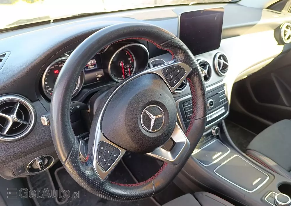 MERCEDES-BENZ CLA Shooting Brake 220 d 4Matic 7G-DCT AMG Line